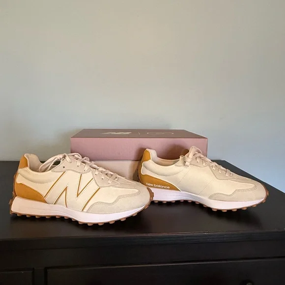 New Balance x CALIA: 327 Golf Sneakers, Women's 9, Dried Apricot NEW